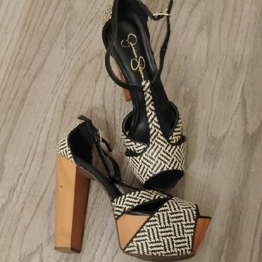 Jessica Simpson Black and Cream Patterned Heels